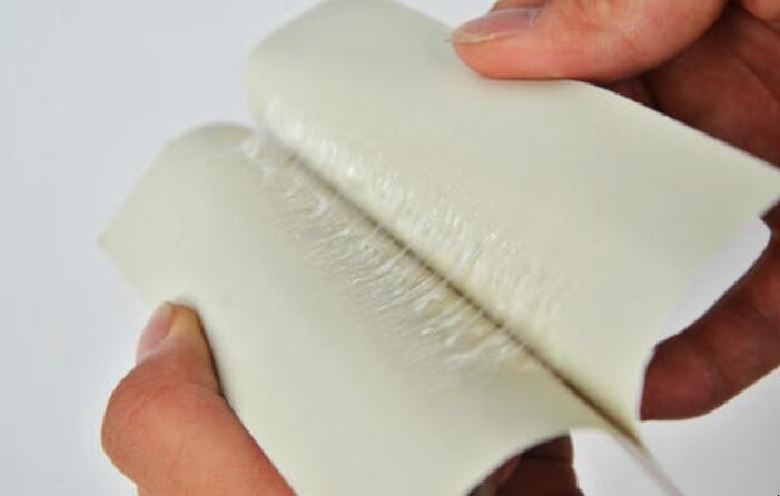 粘蝇板的胶怎么洗掉