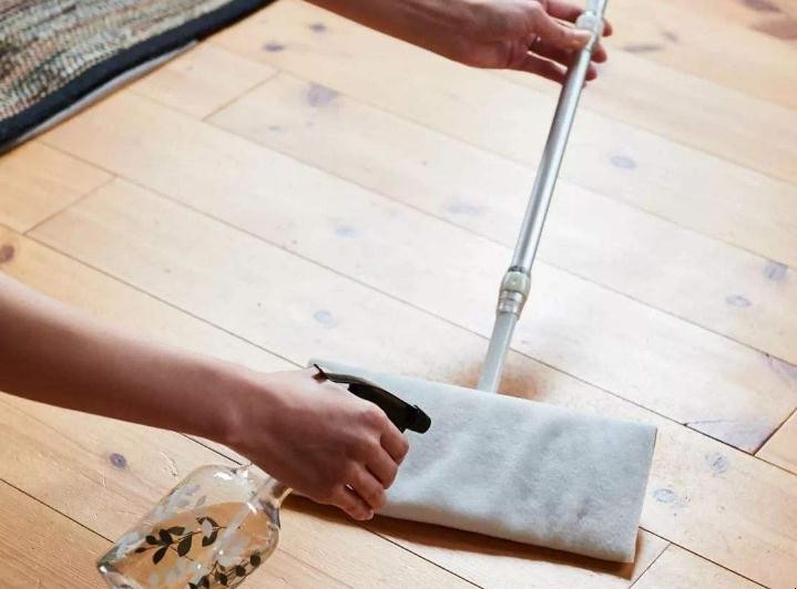 喷完杀虫剂要拖地吗 拖地