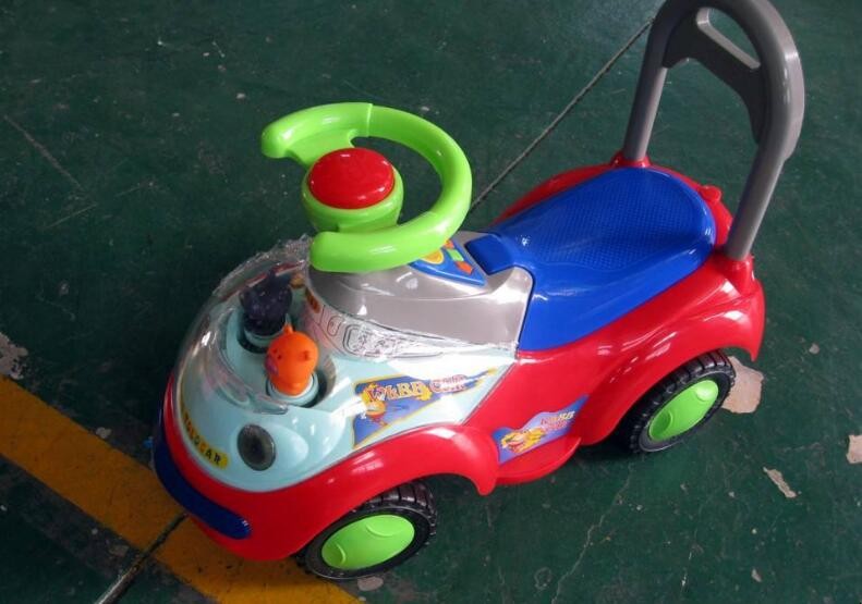 儿童扭扭车