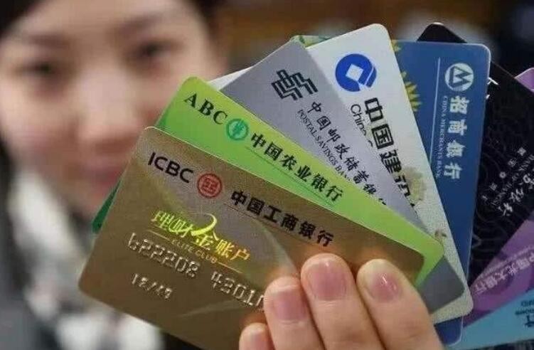 银行卡满16岁可以自己办吗