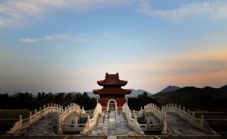 清东陵埋了哪几个皇帝 清东陵埋了哪几个皇帝