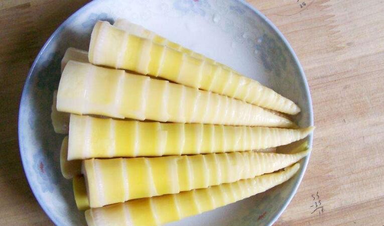 竹笋炒之前还要烫一下吗