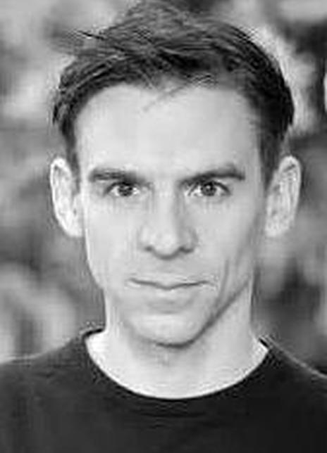 伊恩·麦基 Iain McKee 