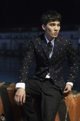 黄伟晋 围巾 伟晋 钢盔小王子 Wayne Huang