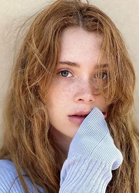 维奥莱特·布林森 Violet Brinson 