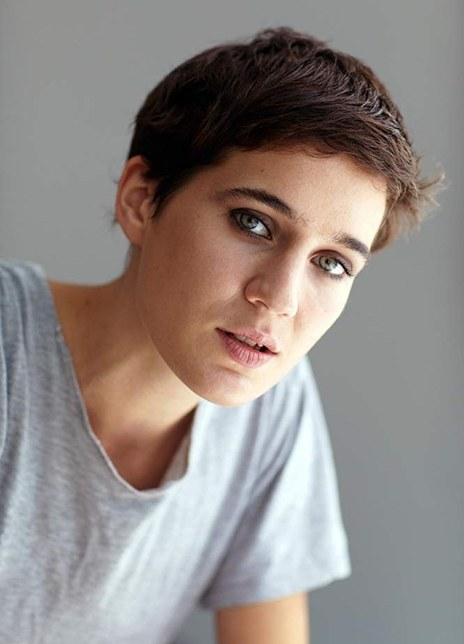 伊莫金·戴恩斯 Imogen Daines 