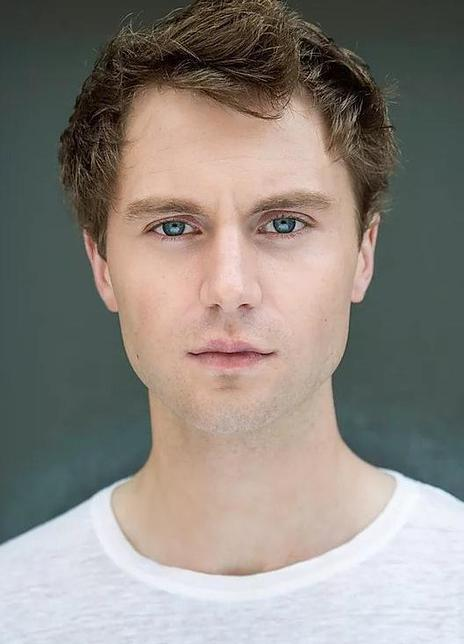 德斯蒙德·伊斯特伍德 Desmond Eastwood 