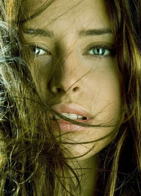 艾妮安娜·卡布罗尔 Ariadna Cabrol 