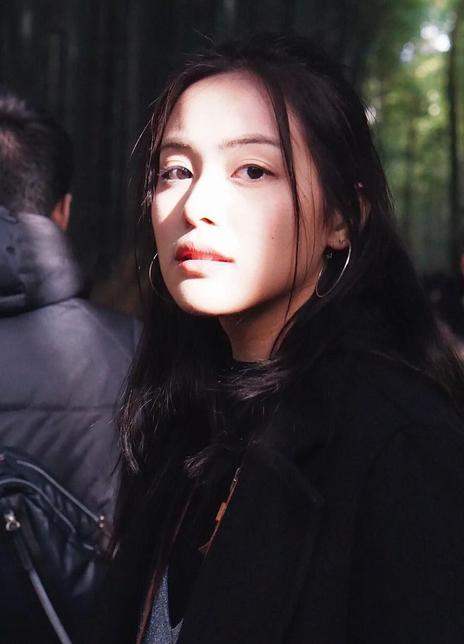 依莎亚·贺苏汪 Eisaya Hosuwan 携带 อิษยา ฮอสุวรรณ