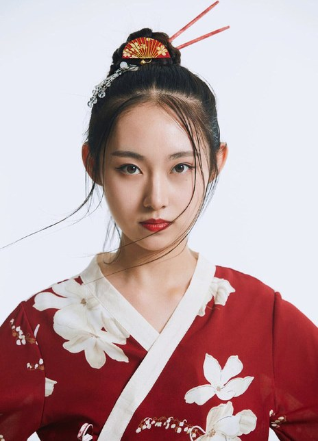 初芊彤 Qiantong Chu 