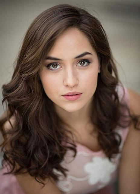 蕾·瓦蕾拉 Rae Varela 