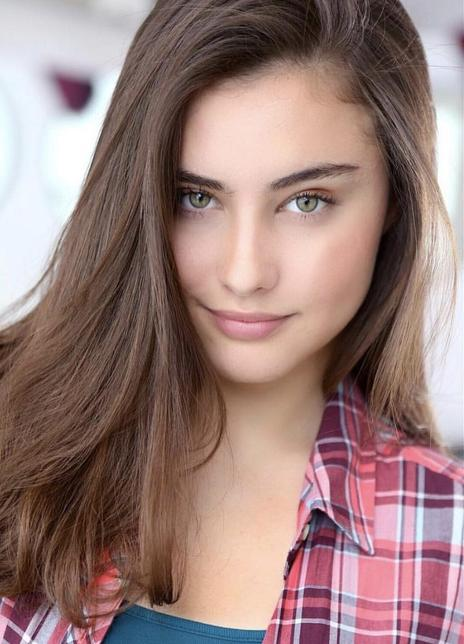 弗朗西斯卡·埃斯特韦斯 Francisca Estevez 