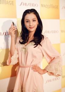 巴哈古丽 巴哈古丽·热合木吐拉 Bahargul