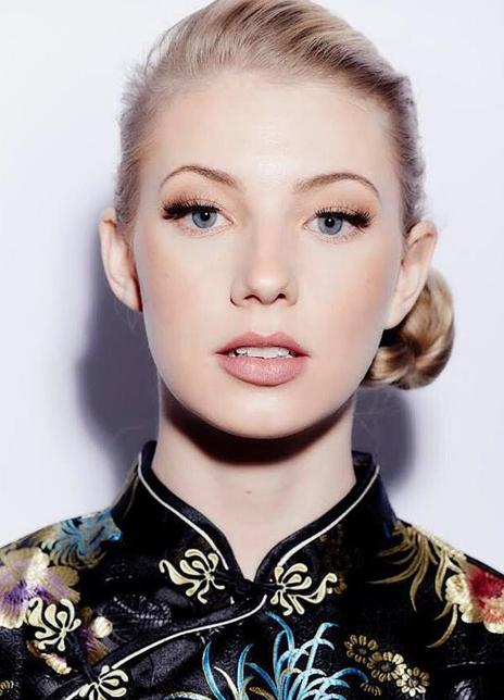 尼科尔亨布拉 Nicholle Hembra 妮科尔·亨布拉 