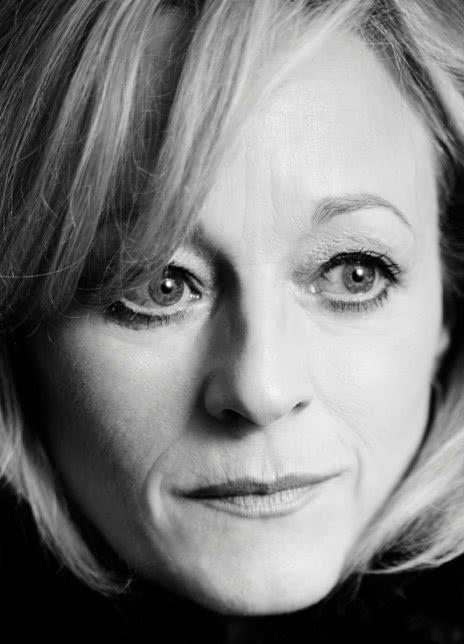 丽丝·麦克伦尼 Lizzy McInnerny 