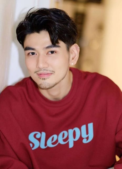 辛纳拉·西里朋查瓦雷 Chinnarat Siriphongchawalit ชินรัฐ สิริพงษ์ชวลิต Mike Mike Chinnarat Siriphongchawalit