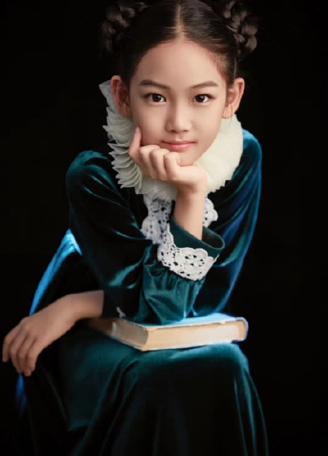 黄麒麟儿 Qiliner Huang 