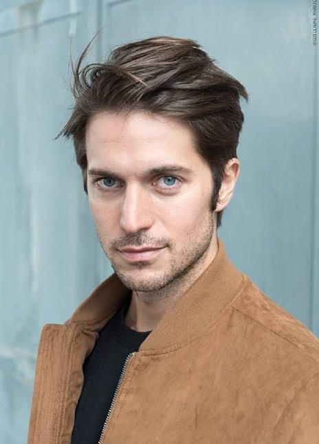 卢卡斯·布哈沃 Lucas Bravo 