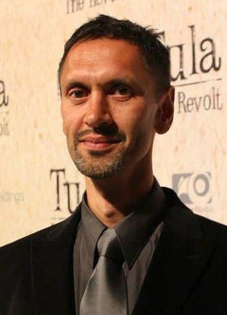 保罗·巴泽利 Paul Bazely 