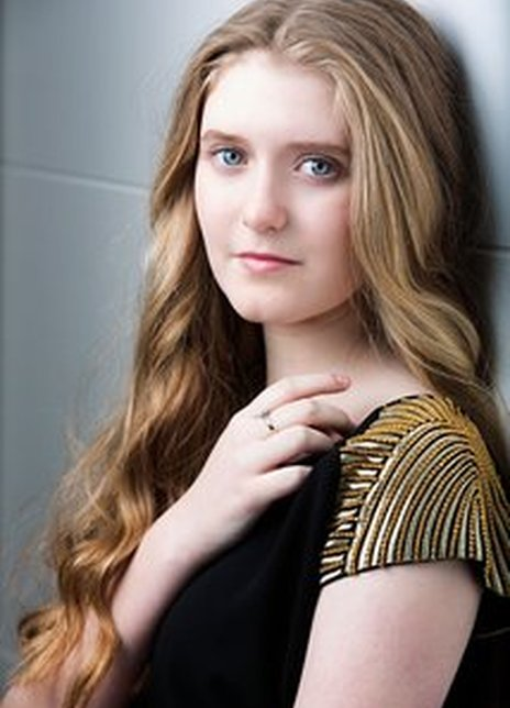 艾拉·贾维斯 Ella Jarvis 