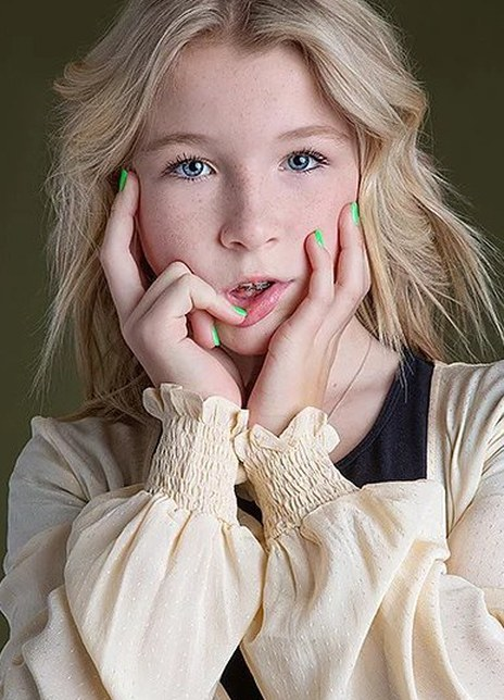 艾娃·摩士 Ava Morse 艾娃·摩士 Ava Morse