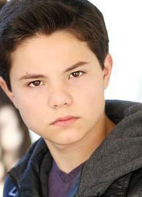 扎克·卡利森 Zach Callison 扎克·卡利森 Zach Callison