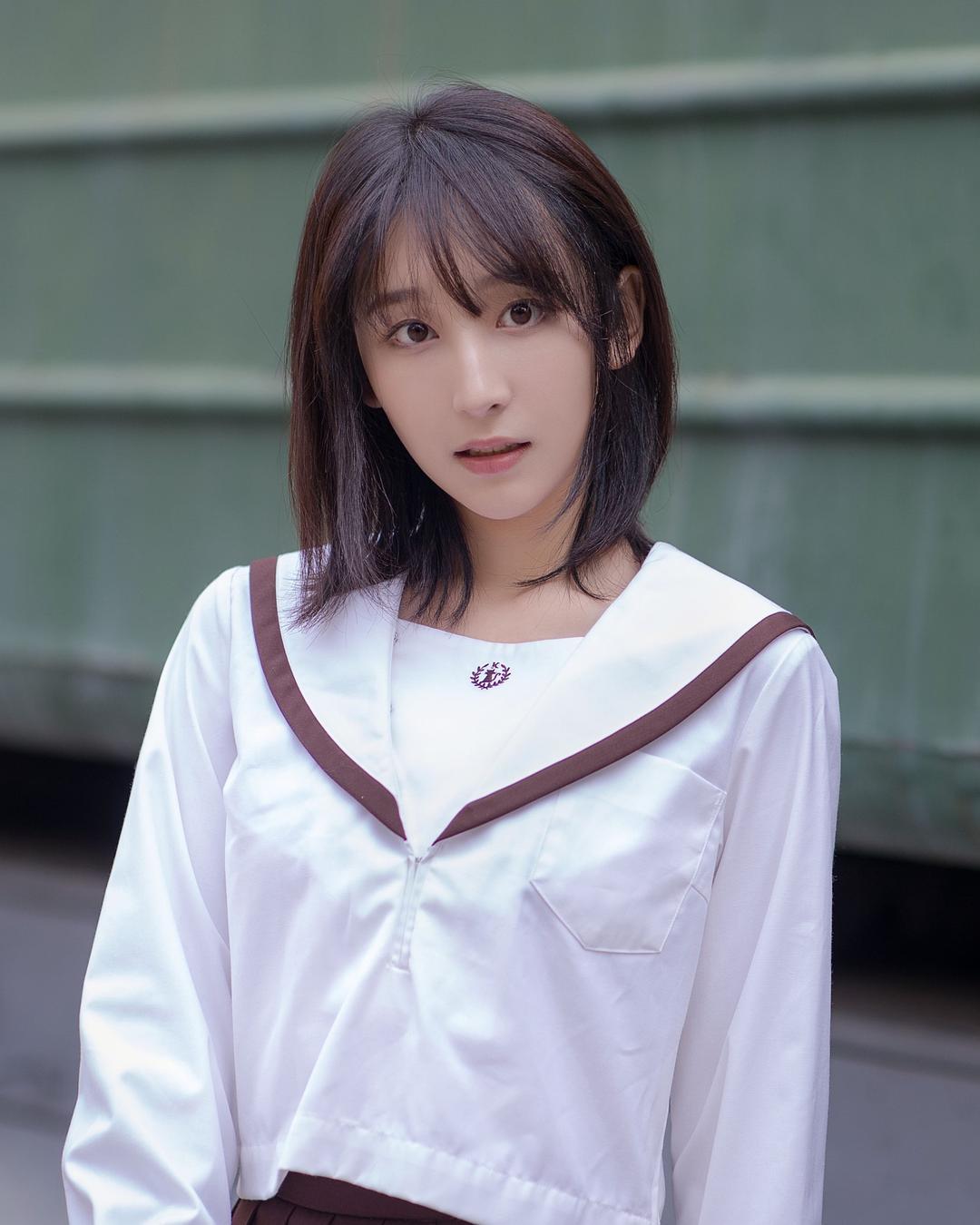 李林谦 Linqian Li 朵朵 