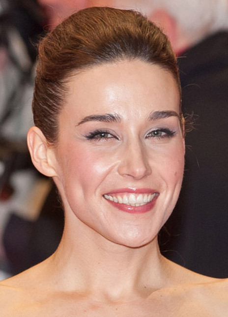 安塔·多布罗西 Arta Dobroshi 艾尔塔·多布罗西 