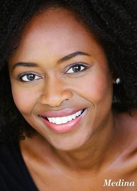 梅迪纳·森戈尔 Medina Senghore 梅迪纳·森戈尔 Medina Senghore