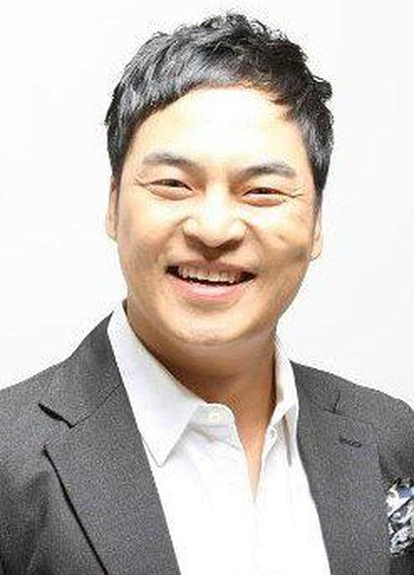 金龙云 Yong-woon Kim 김용운