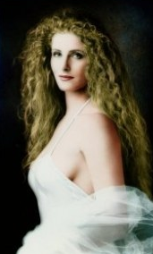 多美兹亚娜·佐丹奴 Domiziana Giordano 多米齐亚娜·焦尔达诺 