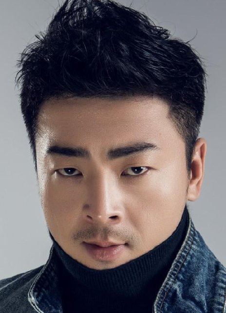 侯钧博  侯钧博 