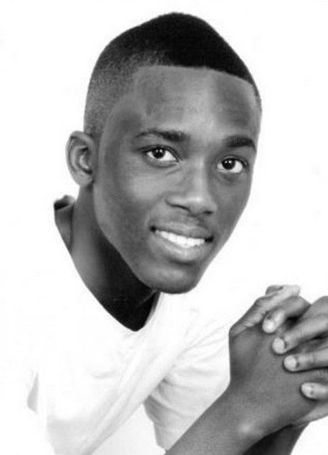 巴约·巴达莫西 Bayo Gbadamosi 