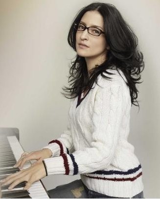 AngelaAki 安吉拉 亚纪 安芸圣世美 アンジェラ·アキ あき きよみ  Aki Kiyomi