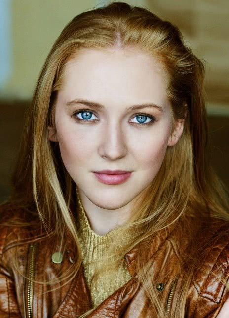 吉娜·斯蒂比茨 Gina Stiebitz 