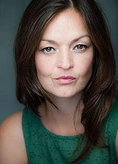 劳拉·多斯·桑托斯 Laura Dos Santos 