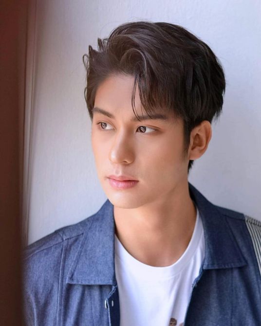 哇提勒维·拍桑固翁 August วชิรวิชญ์ ไพศาลกุลวงศ์ Vachiravit Paisarnkulwong