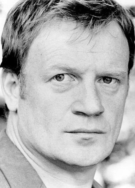 马克·刘易斯·琼斯 Julian Lewis Jones 