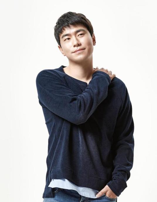 李施彦 李普淵 李时言 이시언