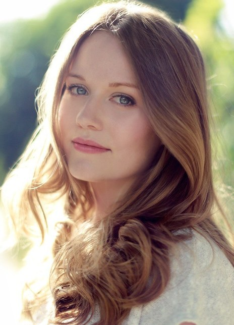 卡拉·西奥博尔德 Cara Theobold 