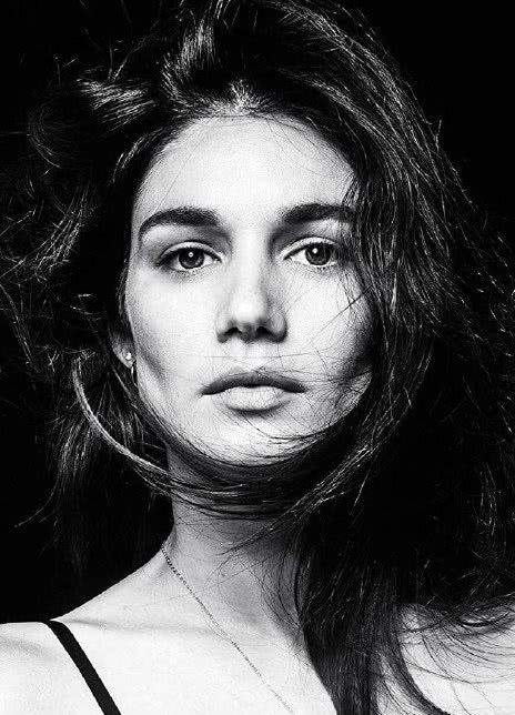 玛蕾拉·嘉里加 Mariela Garriga 