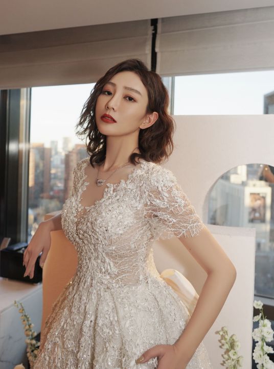 刘闻雯 Kiki 刘闻雯 Kiki