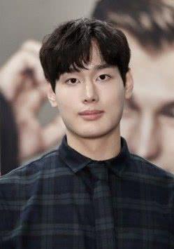 黄东熙 Dong-hee Hwang 황동희