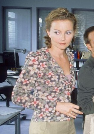 卡莉娜·N.维斯 Carina N. Wiese Carina Nicolette Wiese