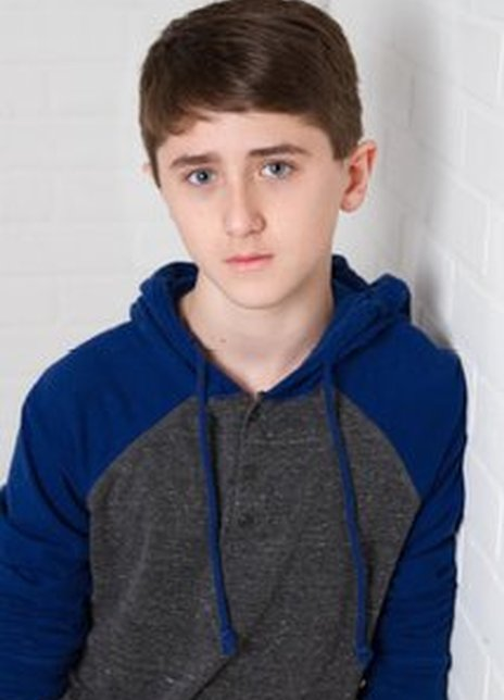 索耶·巴斯 Sawyer Barth 