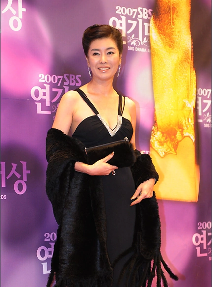 金青 Cheong Kim 金青姬 金清 김청 김청희