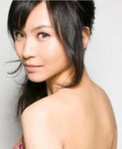 唐以菲 Carmen 唐以菲 Carmen