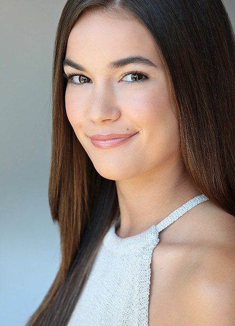 考特尼·劳伦·卡明斯 Courtney Lauren Cummings 