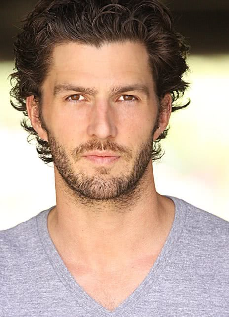 泰勒·乔恩·奥尔森 Tyler Jon Olson 