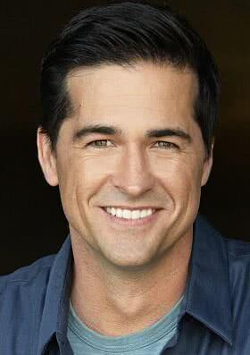 迈克尔·麦克拉法提 Michael McLafferty Michael P. McLafferty Mac